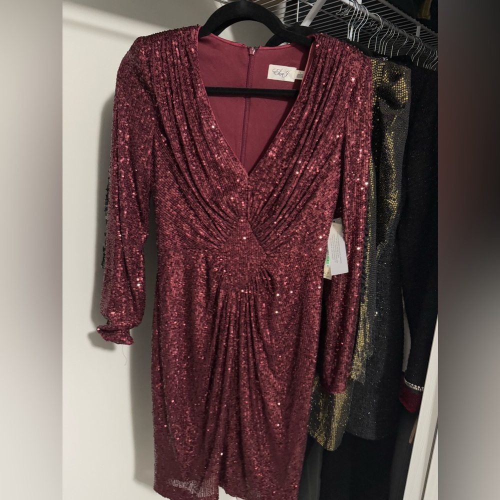 Gorgeous NWT Eliza J Sequin wine red dress